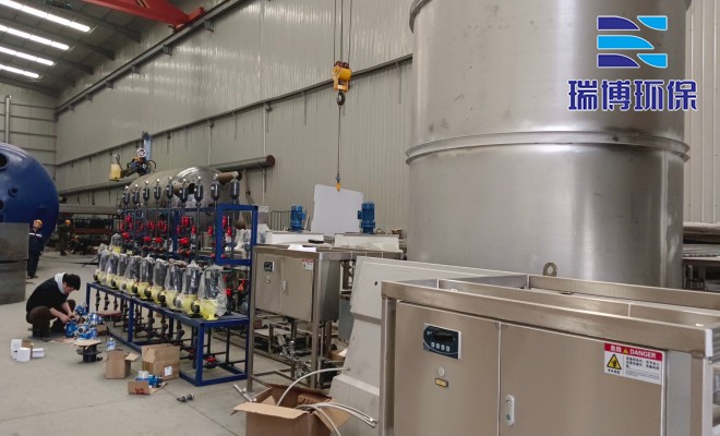 ѭ��ˮ�Զ���ҩװ��